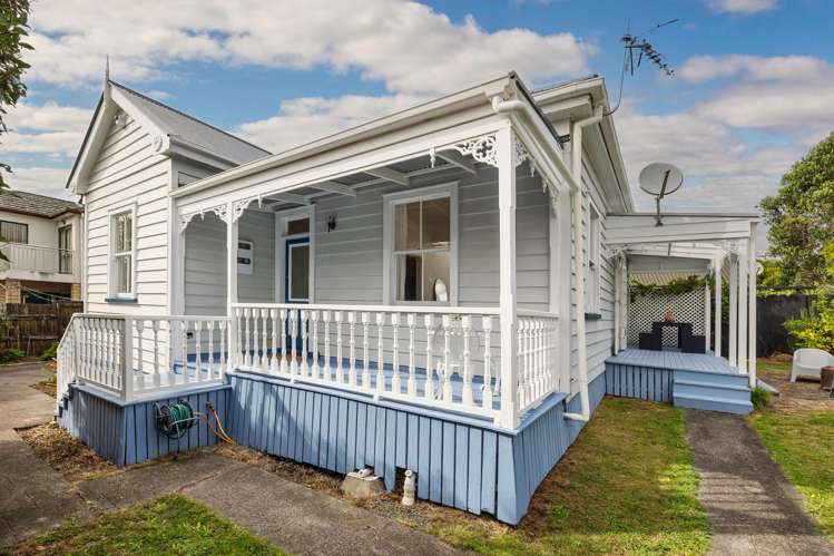 2/13 Tasman Avenue_0