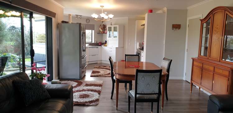 1343 Devon Road Waitara_15