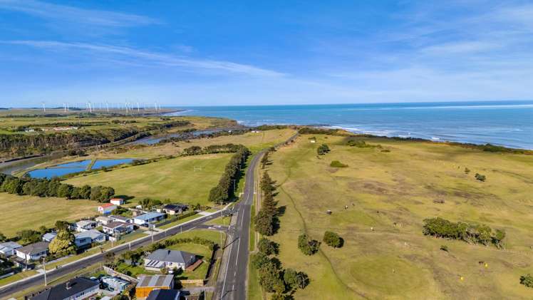 16 Egmont Street Patea_5