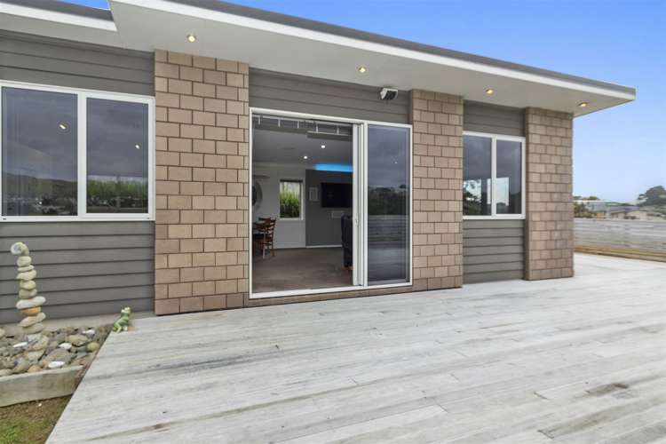 15 Dusky Crescent Aotea_17