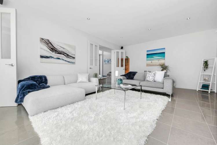 32 Intrepid Crescent Beachlands_7