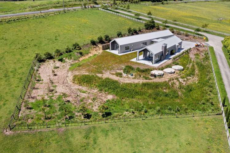 4 Myra Evelyn Grove Dairy Flat_24