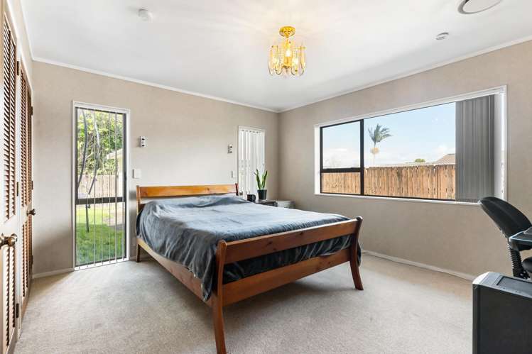 8 Sunningdale Street Wattle Downs_6