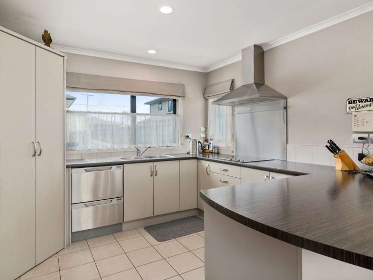 14b Basley Road Owhata_4