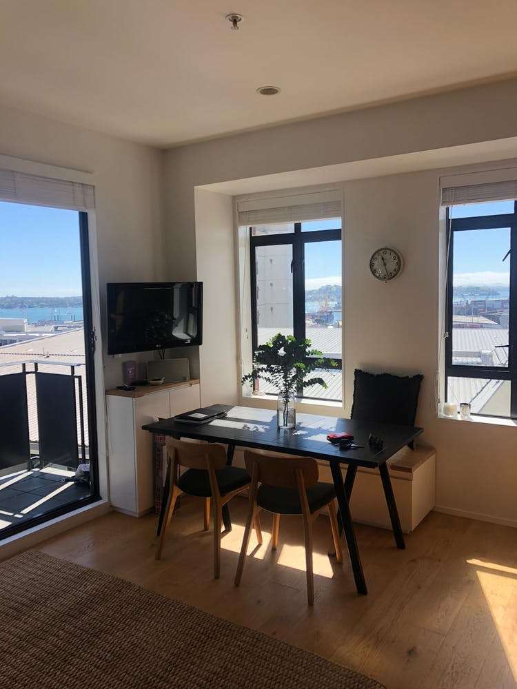 5f/50 Eden Crescent_0