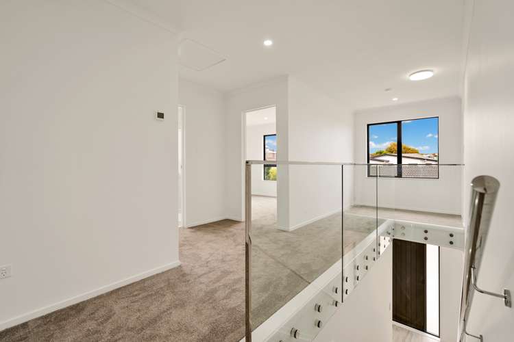 31 Helleur Road Massey_11