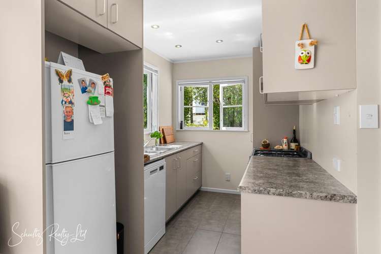 5A Whaka Street Maungaturoto_3