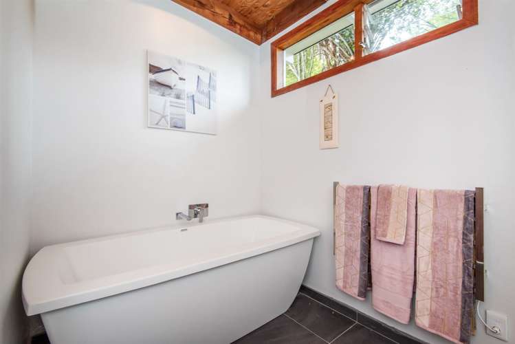 133 Woodlands Park Road Titirangi_9