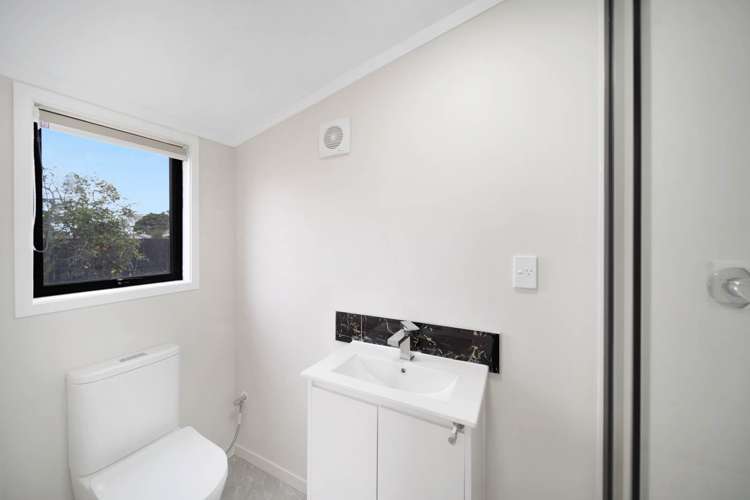 15 Mayflower Close Mangere East_16