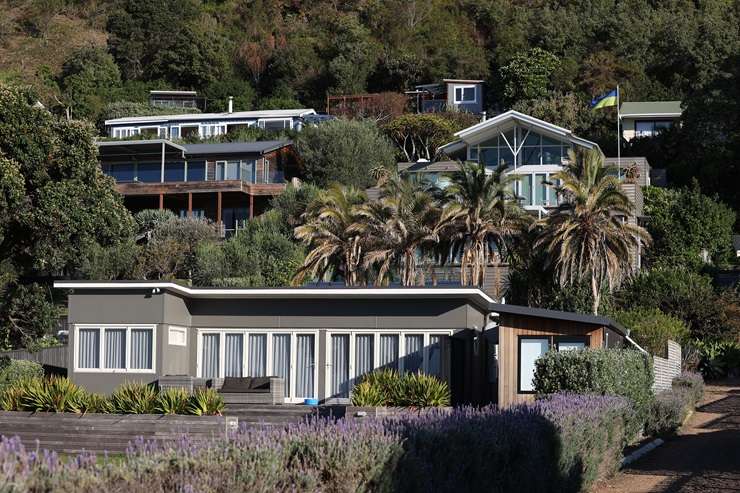 Mansions line Arney Road, in Remuera. The street is home to some of the country's most expensive properties, but the street isn't Auckland's wealthiest.  Photo / Chris Tarpey
