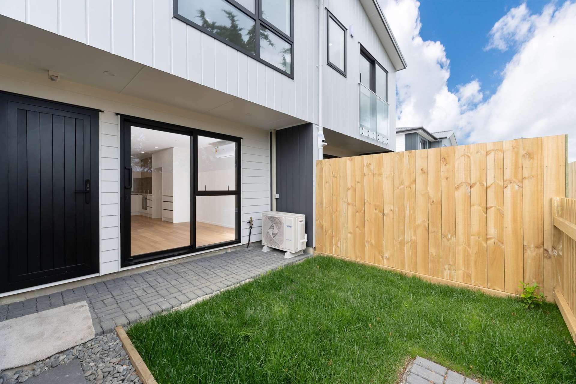 4/43 Savoy Road Glen Eden_0