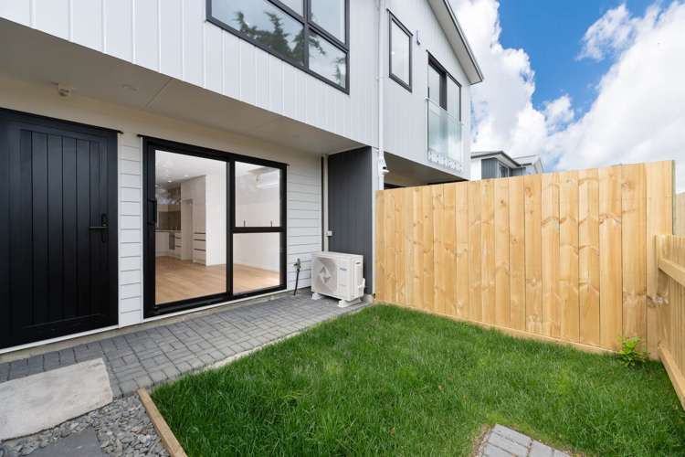 4/43 Savoy Road Glen Eden_0