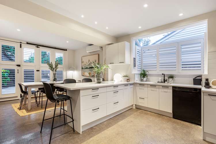 32 Russell Street Stanley Point_8