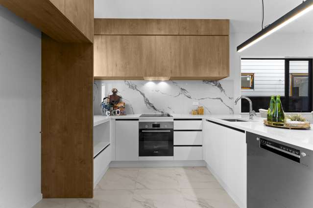 11 Greenbrier Street Westgate_2