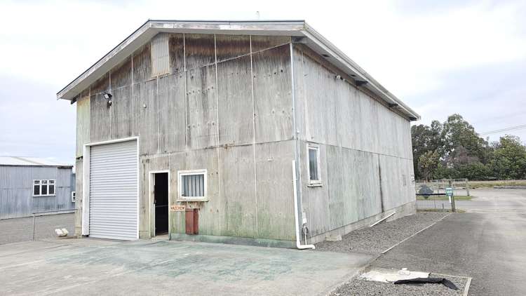 31 and 48 Russell Street Marton_7