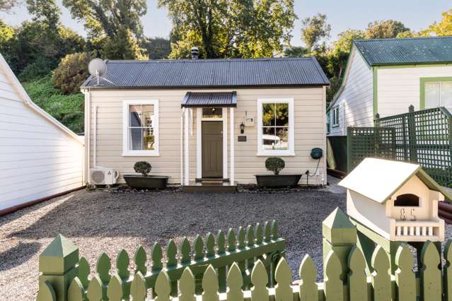 Milton Cottage, Character, Comfort, Courtyard