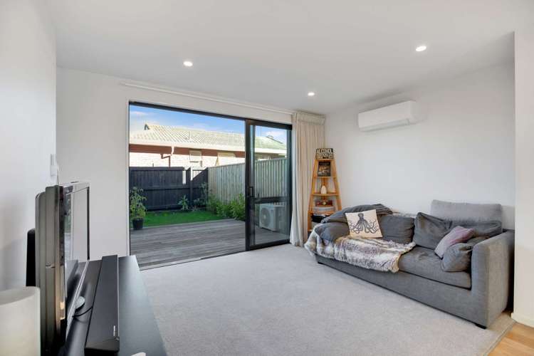 2/9 Marcroft Street Woolston_5