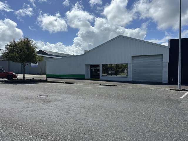 Quality Showroom in Popular Location