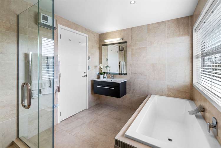 140 Hussey Road Northwood_24