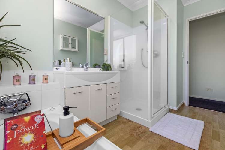 76 Sterling Gate Drive Bethlehem_19