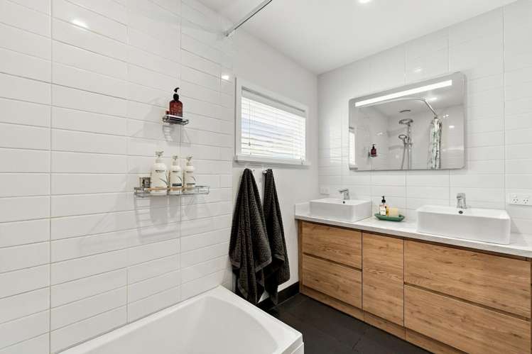 7 Stokes Avenue Te Atatu Peninsula_14