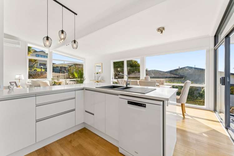 8 Summit Drive Torbay_12