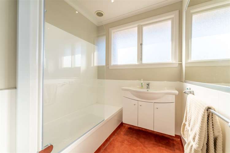 21 Grants Road Marchwiel_9