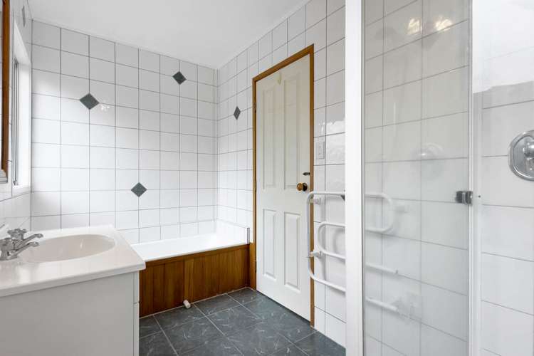 23 Hurstbourn Priors Goodwood Heights_23