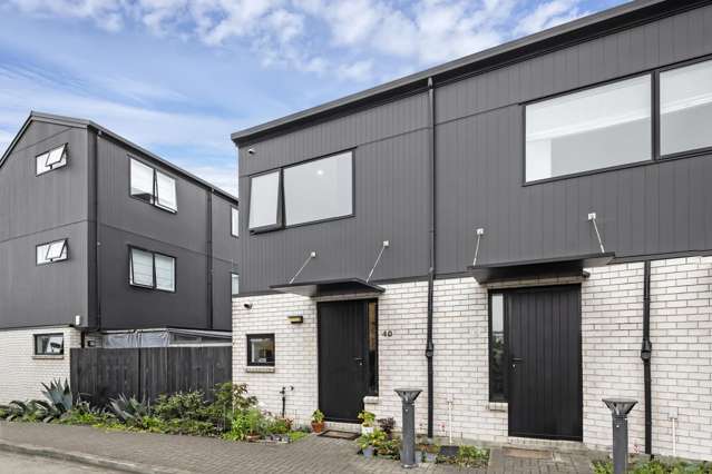 URGENT! Owner wants this SOLD!