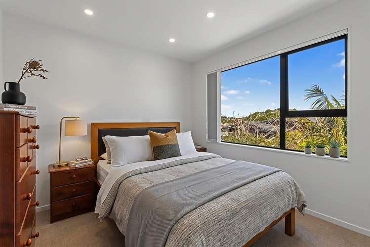 2A Robin Lane Browns Bay_11