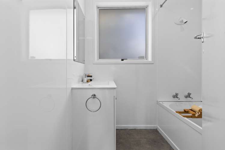 55 Houchens Road Glenview_15