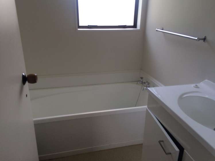 2/11 Blackgate Place Manurewa_5