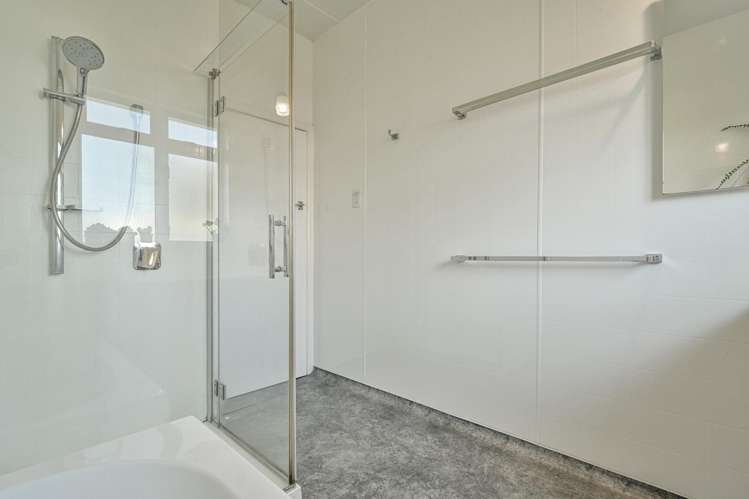 112 Lyndhurst Road Frimley_15