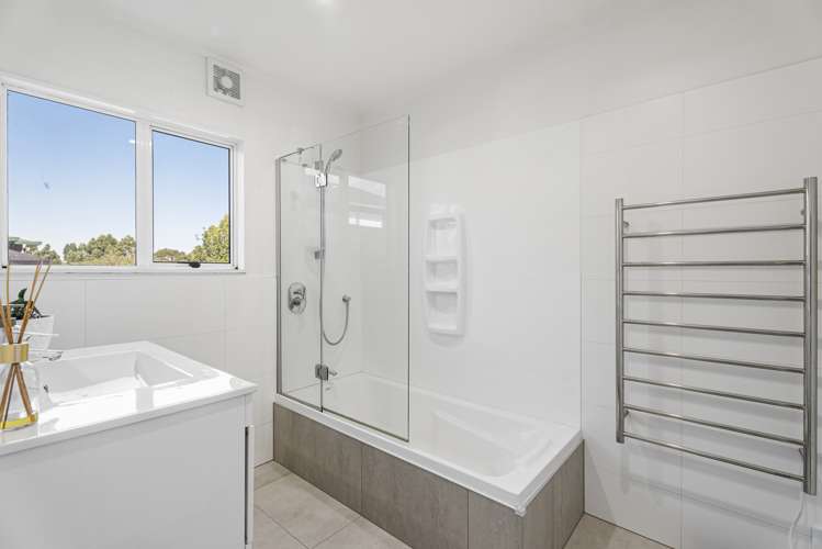 2/1 Valley Road Northcote_9