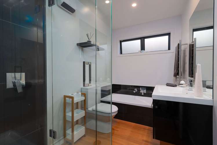 66 Fairose Drive Richmond_16