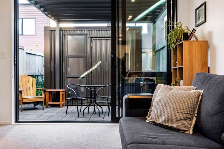 6 Magnetite Lane Flat Bush_21