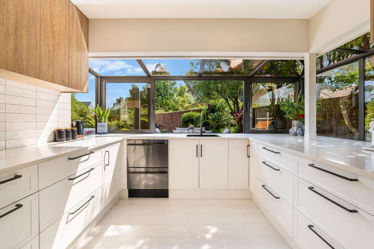 3/3 Marie Avenue Red Beach_13