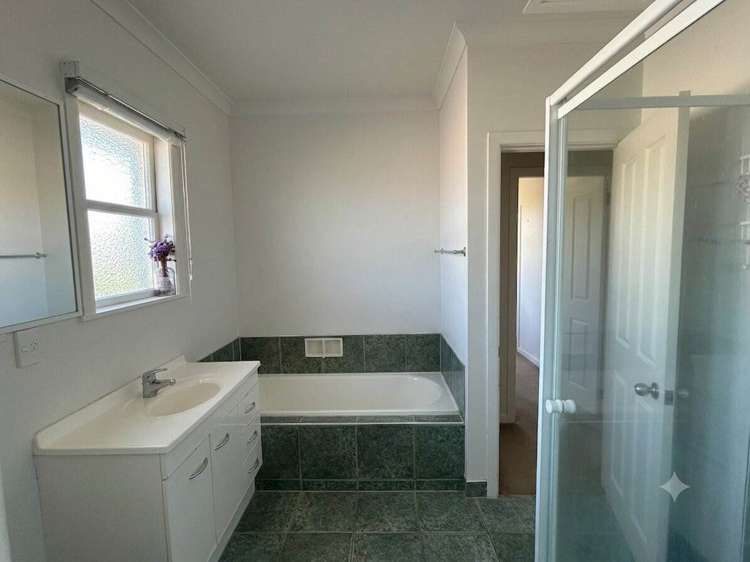 69 Beach Road Mellons Bay_8