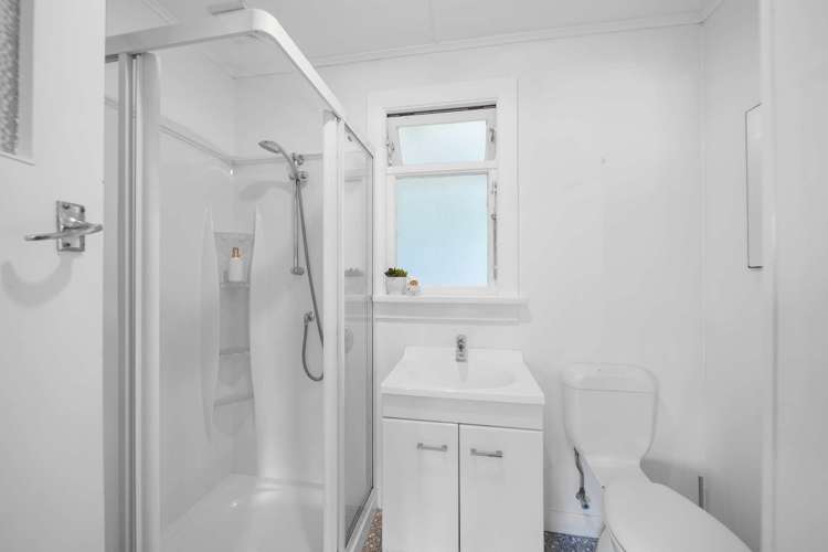 96 Easther Crescent Kew_9