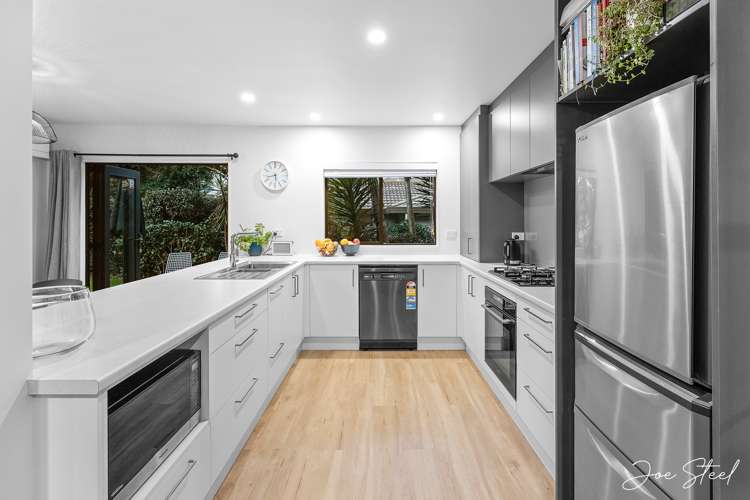 20 Poturi Streams Ave Titirangi_4