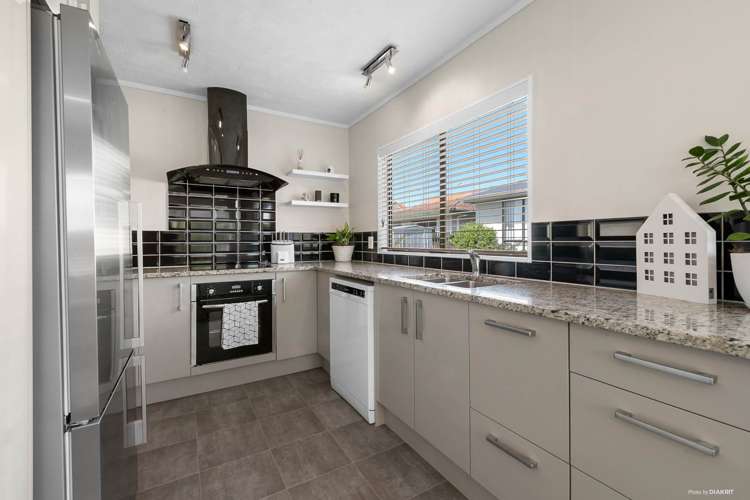 26 Nukumea Common Orewa_11