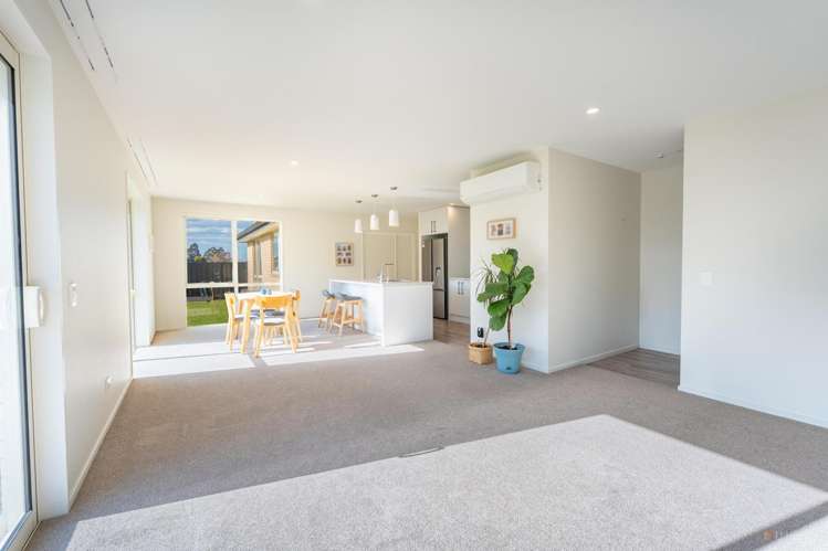 3 Strawberry Lane Waimate_12