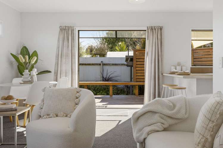 2/10 Koha Road Town Centre_14