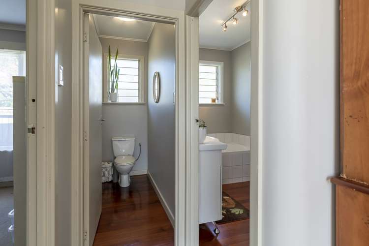 52 Sylvan Crescent Te Atatu South_11