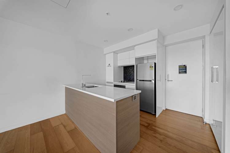 506/10 Lion Place Epsom_13