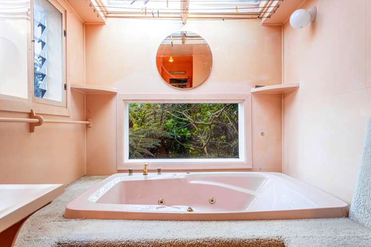 216 Scenic Drive Titirangi_14