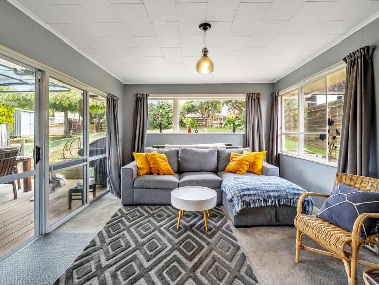 11 Ries Street Dannevirke_24