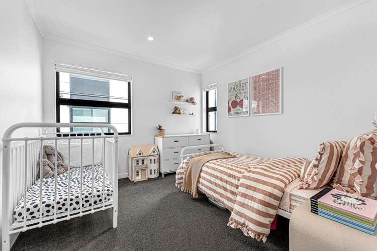 201/28 Shortfin Place Flat Bush_8