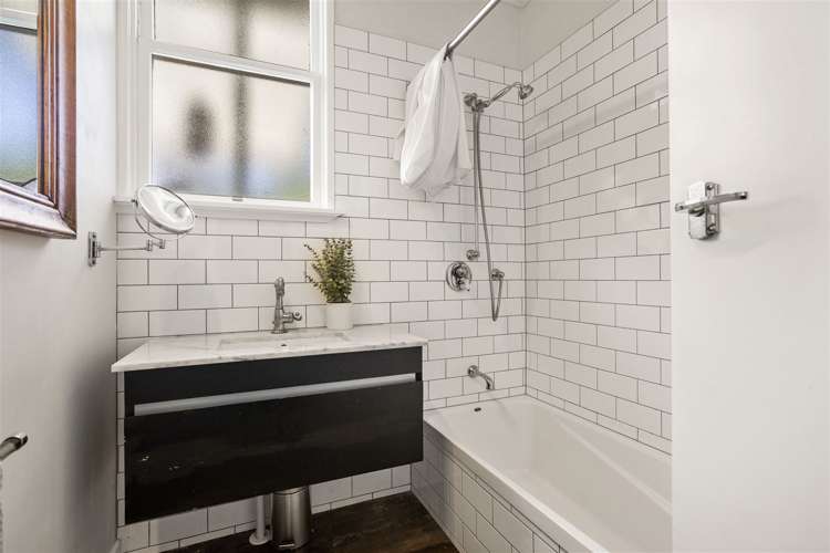 1/97 Lake Road Belmont_11