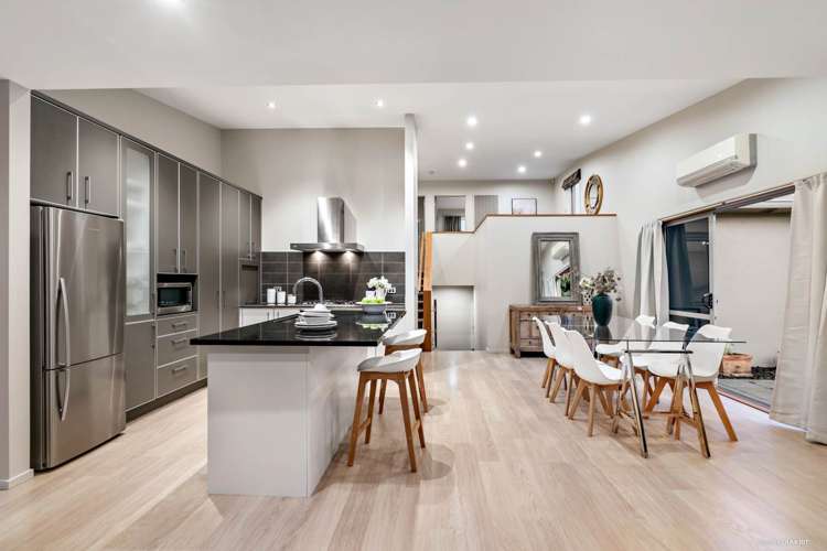 8 Chard Place Flat Bush_2